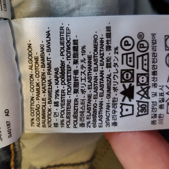 All jeans 2/$20🫦Levi's sz 32/30 slimming straight leg no flaws - Picture 12 of 12